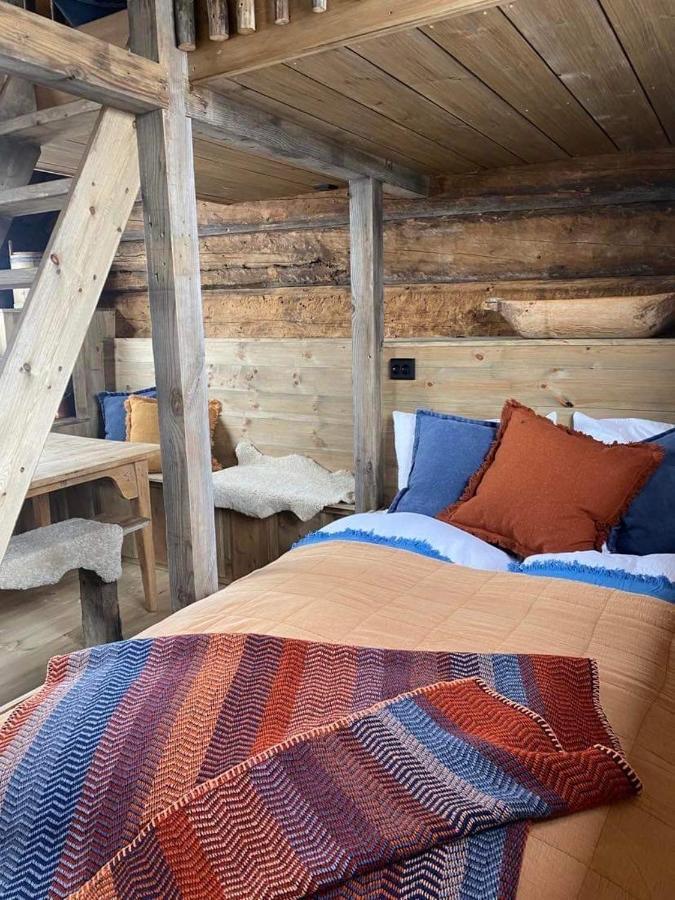 Sauefjoset - Idyllisk Gardstun Fra 1800-Tallet Skjåk Kültér fotó